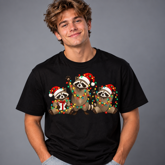 Tvättbjörnar Med Julbelysning T-shirt