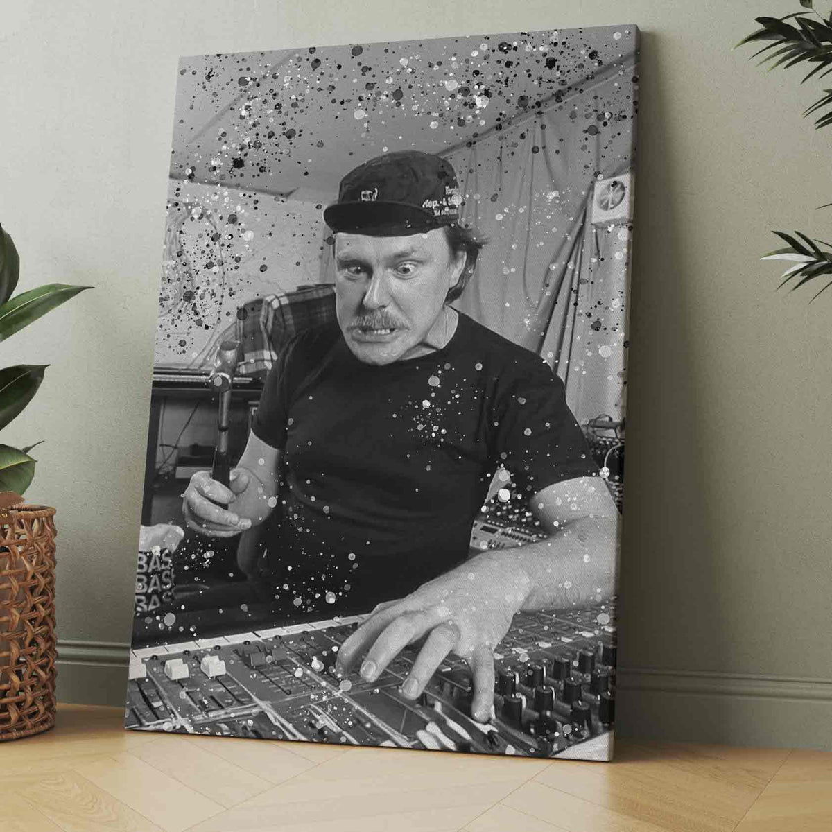 Eddie Meduza Studio Canvas