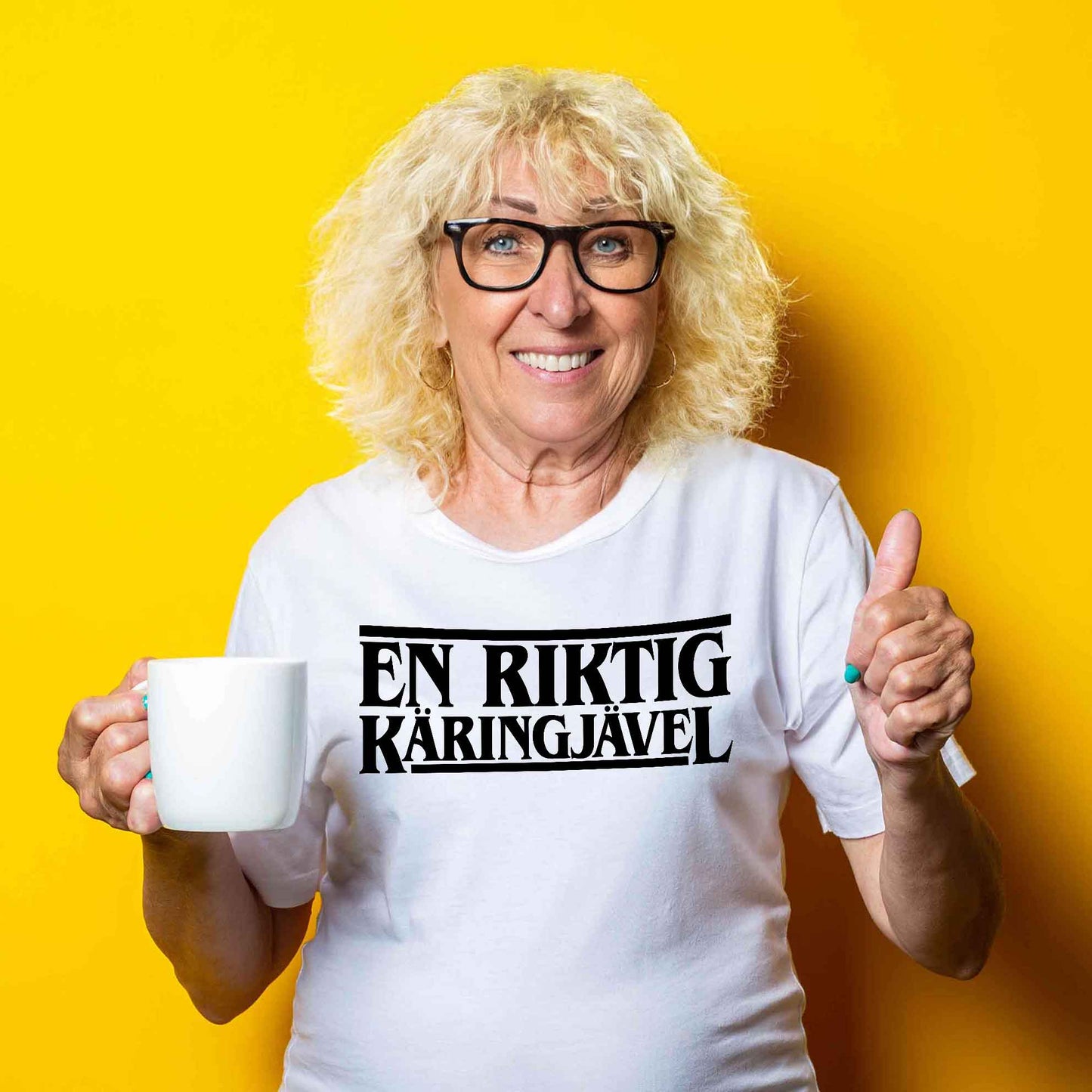 En Riktig Käringjävel T-shirt