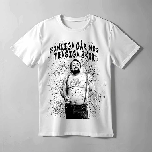 Går Med Trasiga Skor T-shirt